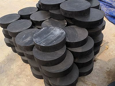 鄂托克旗板式橡胶支座由若干层橡胶片与薄钢板经加压硫化